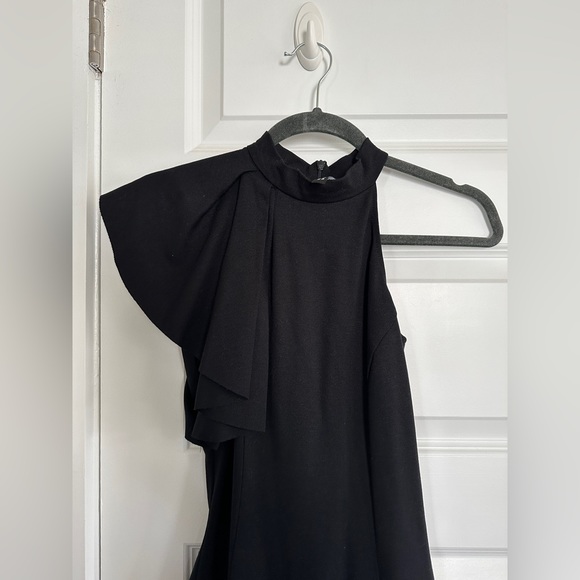 Design Lab One Shoulder Fitted Dress - Picture 5 of 10